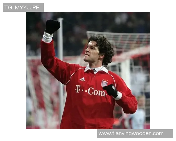 国外足球明星侧脸照展现运动魅力与个性风采的视觉盛宴